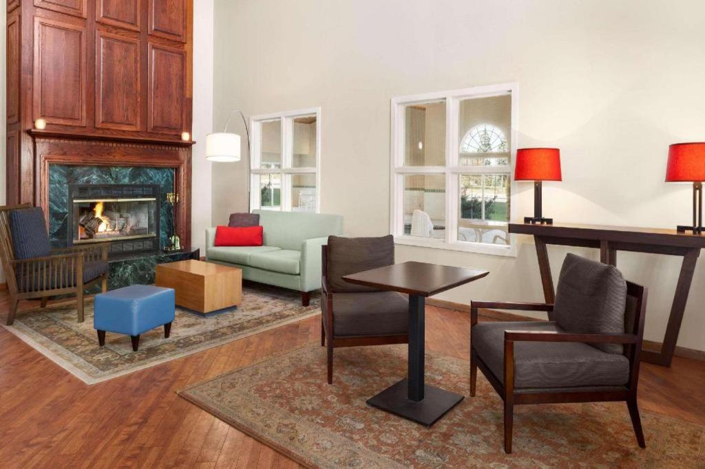 Country Inn & Suites By Radisson, Fort Dodge, Ia Buitenkant foto